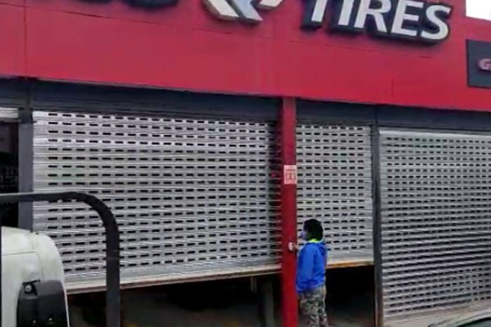 puertas-enrollables-automaticas-con-motor-troqueladas-en-quito