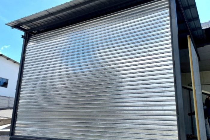 puertas-enrollables-para-galpones-bodegas-con-lamina-cerrada-fleje2