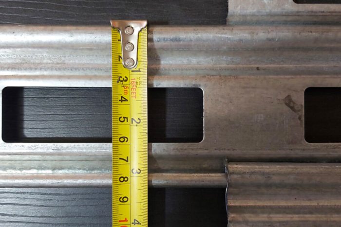 puertas-enrollables-para-tiendas-en-centros-comerciales-fleje-lamina-troquelada-tipo-2-4